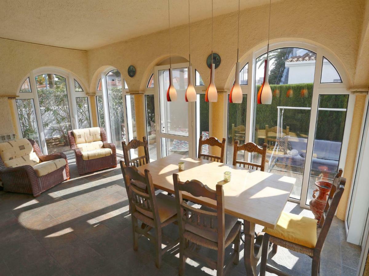 Holiday Home Torre Del Sol By Interhome 坎布里尔斯 外观 照片